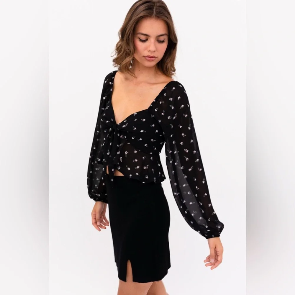 Sweetheart Floral Blouse with Front Tie - Picture 3 of 7